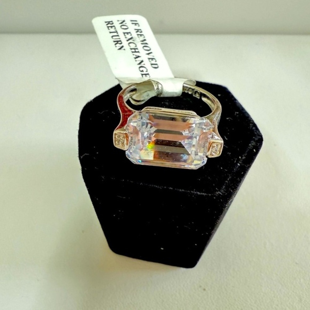 Tocara Annabelle Ring with Clear Gemstone size 7